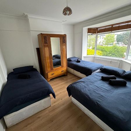 Big Family Room In Room At 2 Iveragh Rd-4 Dublin Exterior photo