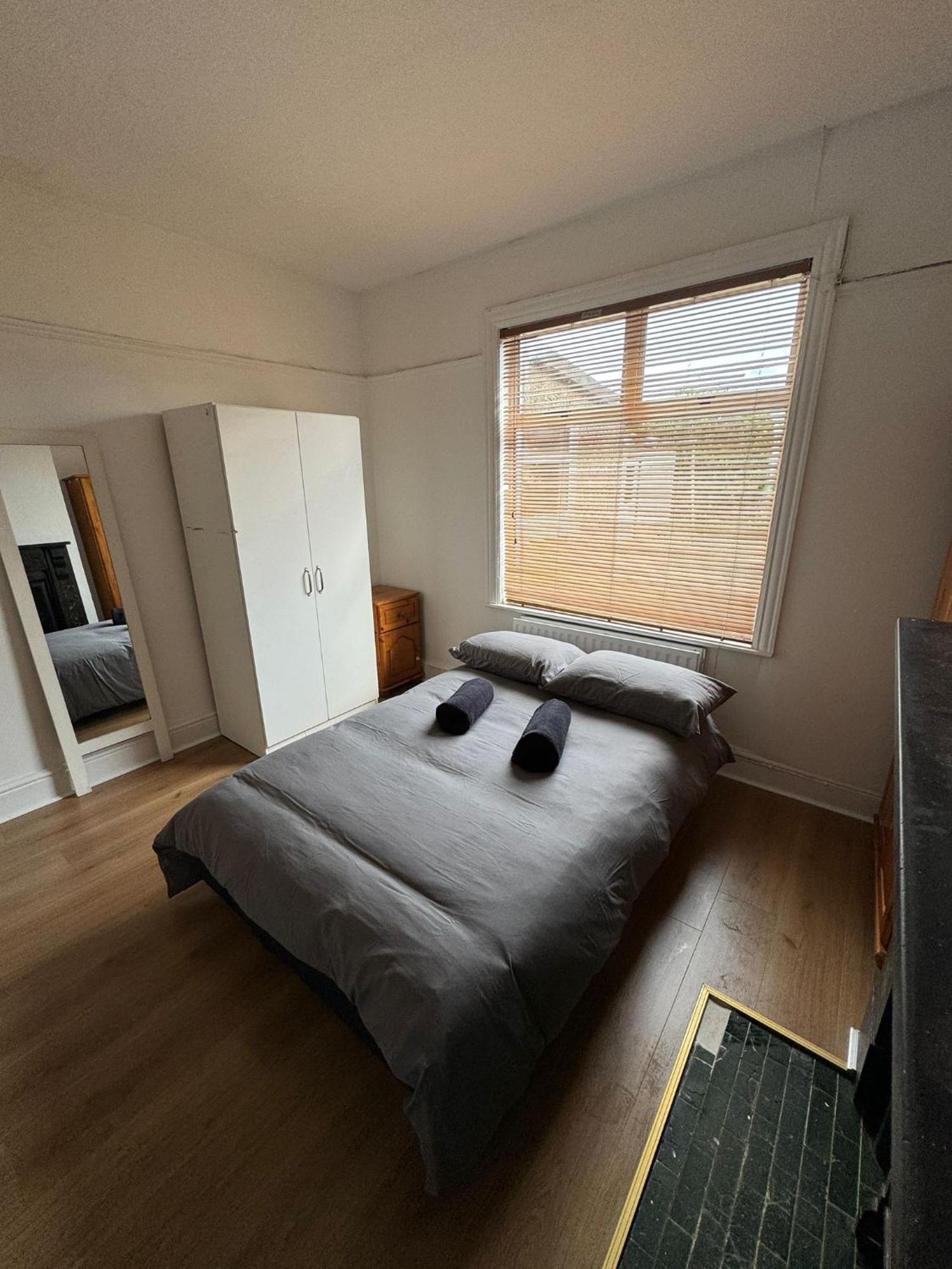 Big Family Room In Room At 2 Iveragh Rd-4 Dublin Exterior photo